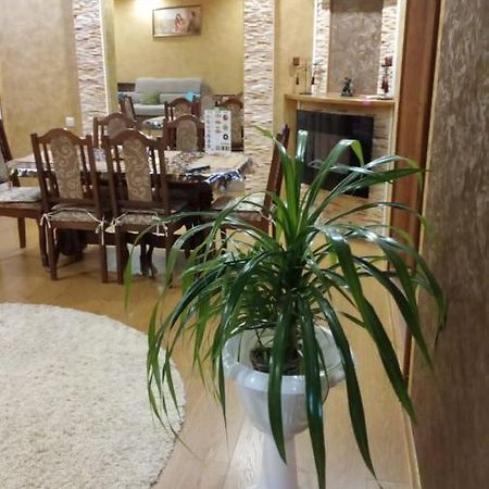 Lux Apartment City Center Николайев Екстериор снимка