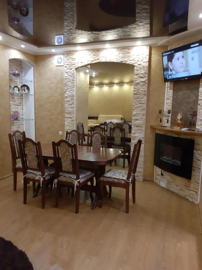 Lux Apartment City Center Николайев Екстериор снимка