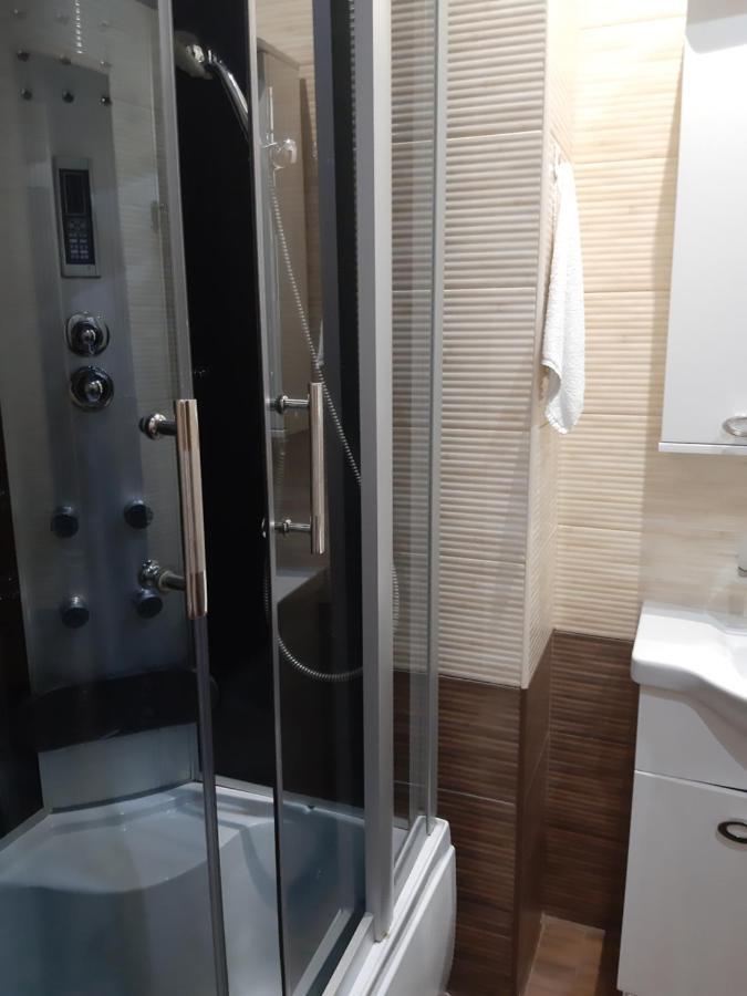 Lux Apartment City Center Николайев Екстериор снимка