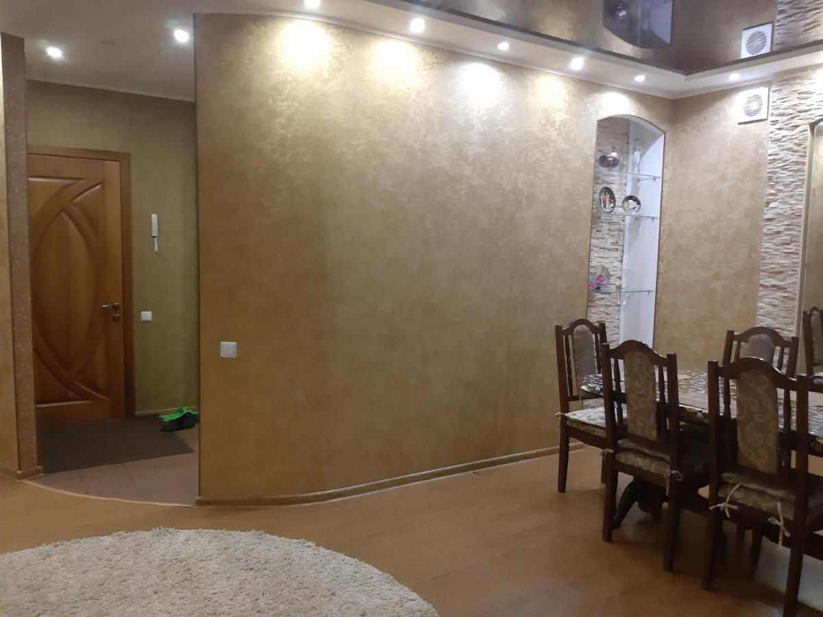 Lux Apartment City Center Николайев Екстериор снимка