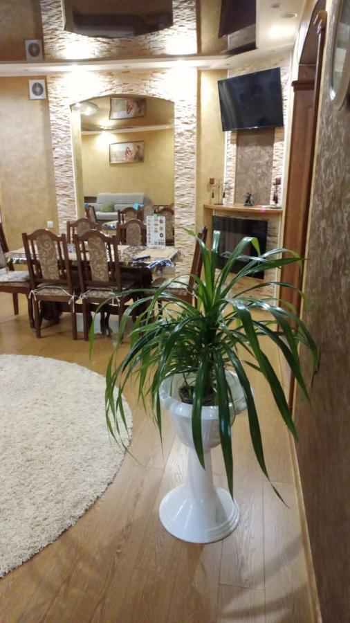 Lux Apartment City Center Николайев Екстериор снимка