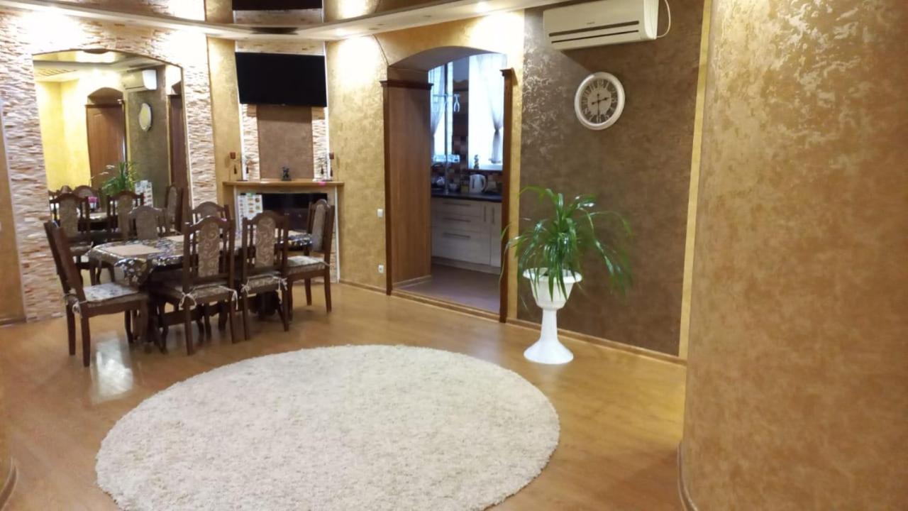 Lux Apartment City Center Николайев Екстериор снимка