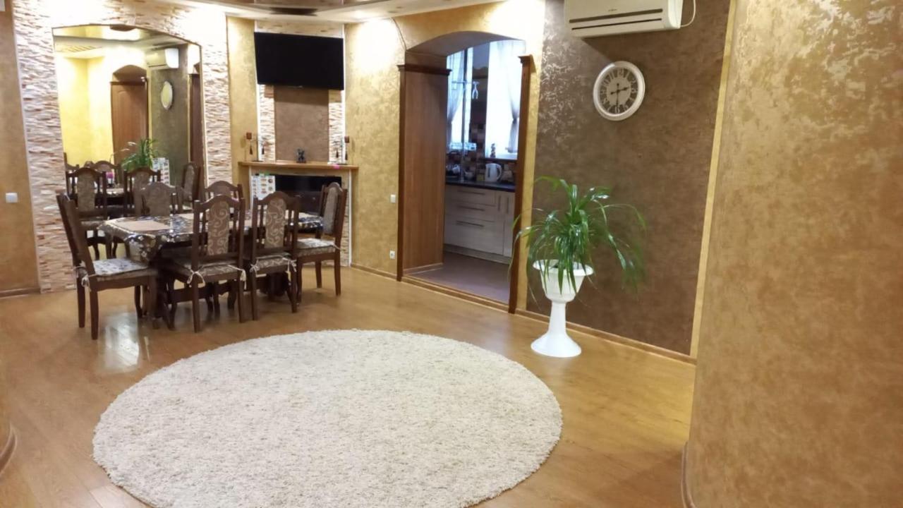 Lux Apartment City Center Николайев Екстериор снимка